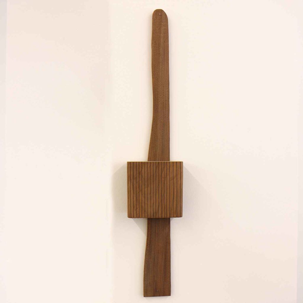 Christina Tenaglia, Untitled (1052), 2021. Wood, paint, and screws, 16.5 x 5 x 38.5 cm, 6 1/2 x 1 31/32 x 15 5/32 inch.