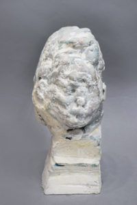 Bruce Gagnier, Ibeno, 2022. Plaster and paint, 28 x 10 x 13 cm, 11 x 4 x 5 inch.