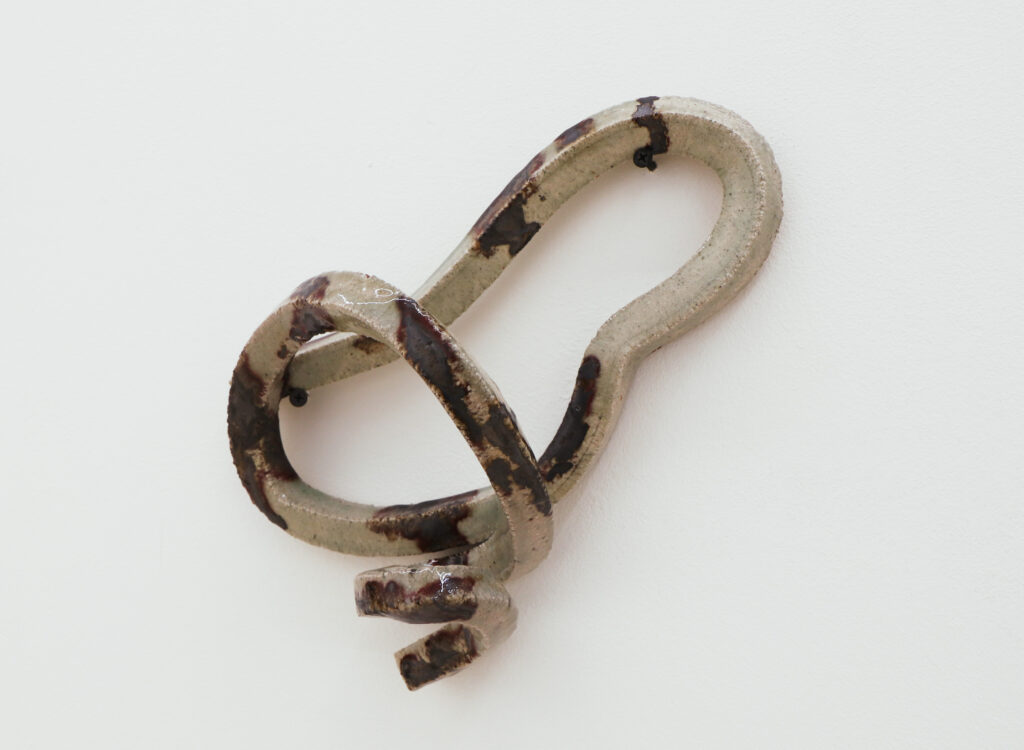 β 2025 Ceramics 27*20*13cm