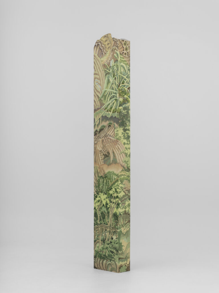 Watcher_1 2025 175×22×20cm	 Powdered pigment, kaolin, and animal skin glue on korean paper